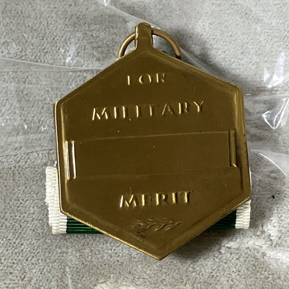 ARMY COMMENDATION MEDAL - RIBBON & PRESENTATION CASE - Picture 2 of 4